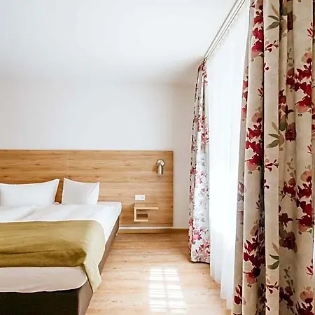Hotell Andres 2*